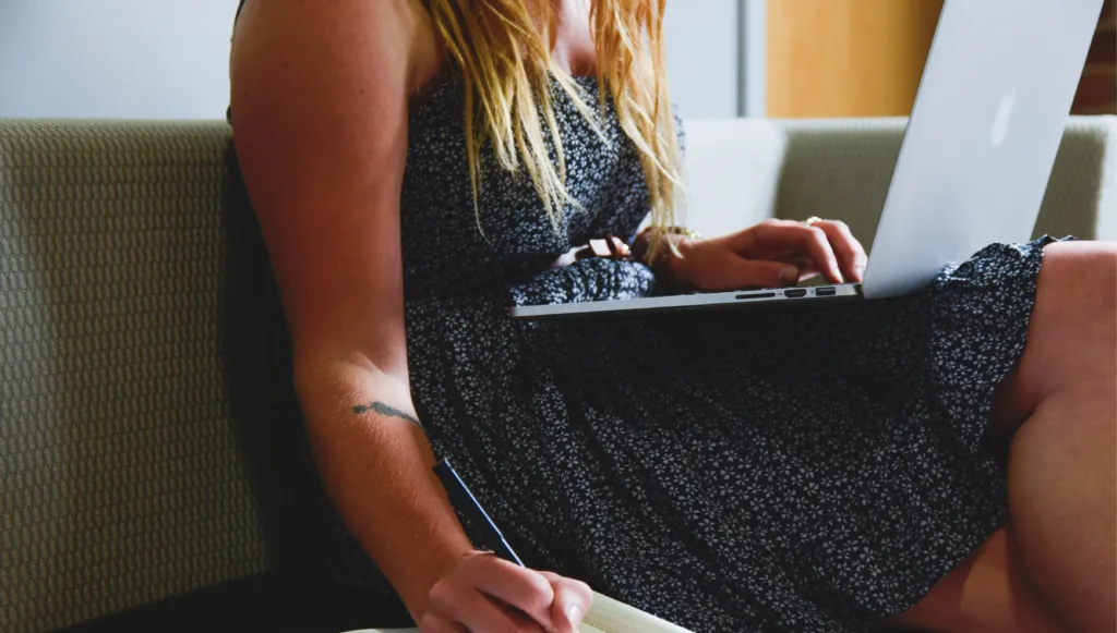 femme-bureau-travail